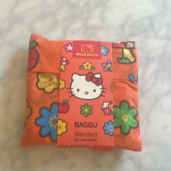 Hello kitty NWT sold out bags! Standard size BAGGU - Picture 1 of 1